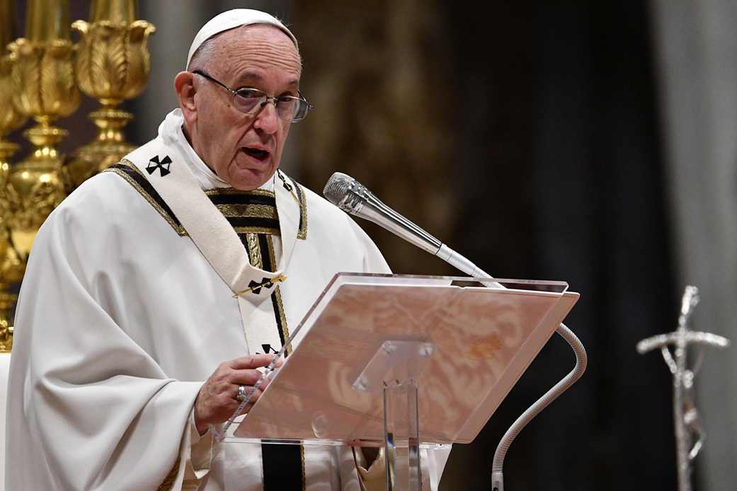 El papa Francisco dijo estar complacido con actitud de mexicanos ante la caravana de migrantes centroamericanos. (AFP)