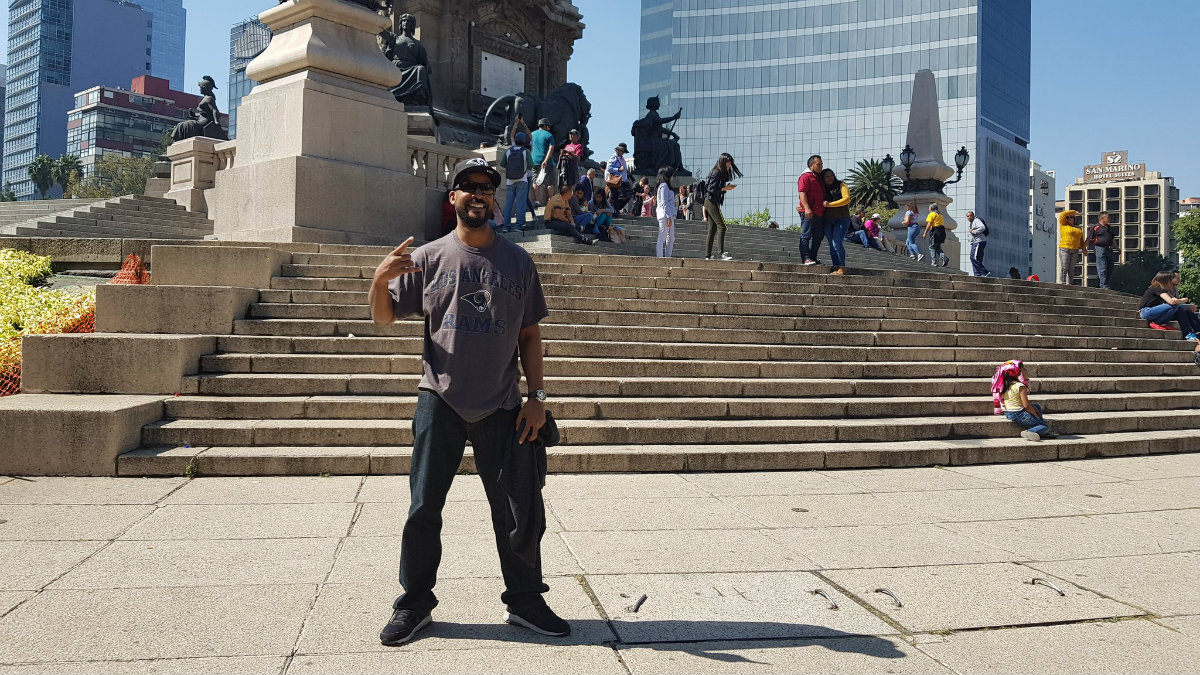 Wesley Anderson, aficionado de los Rams que viajó a la Ciudad de México (Zeltzin Zamora)