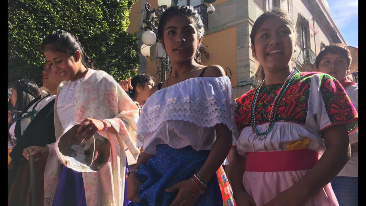 Desfile en Guanajuato capital por aniversario de la Revolución