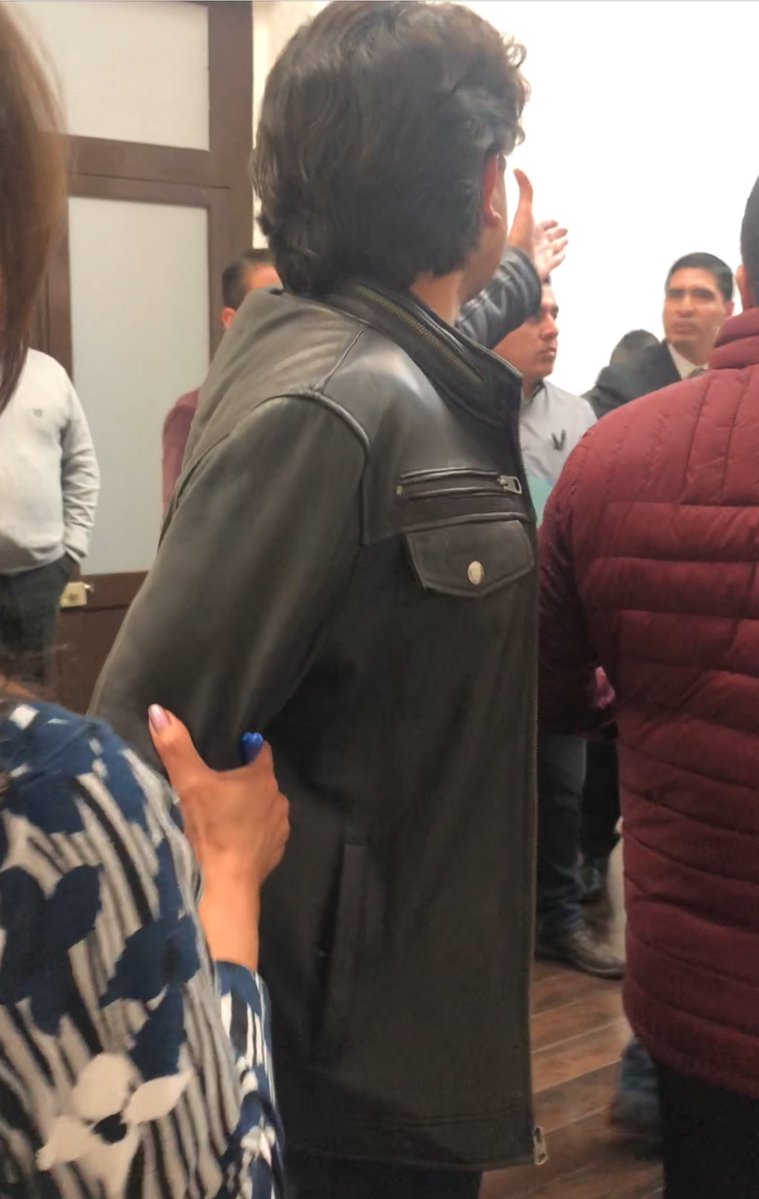 Diputados del Frente acusan agresiones de José Juan Espinosa (Twitter: @MrBranding)
