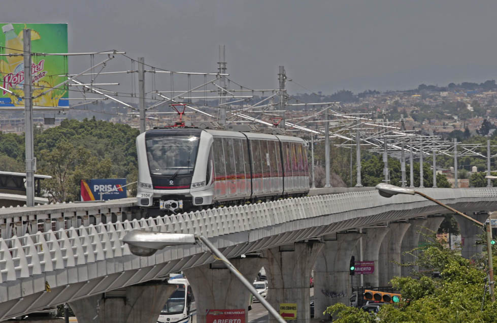 Ingenieros ven conveniente que no se entregue una obra del Tren Ligero con fallas o desperfectos (Fernando Carranza)
