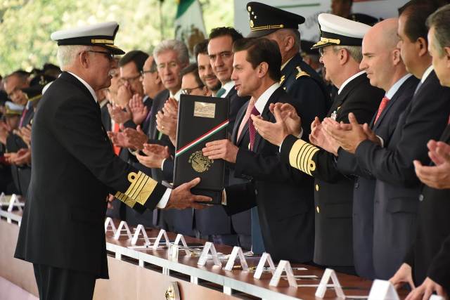 Peña entregó condecoraciones a elementos de las fuerzas armadas/Especial.