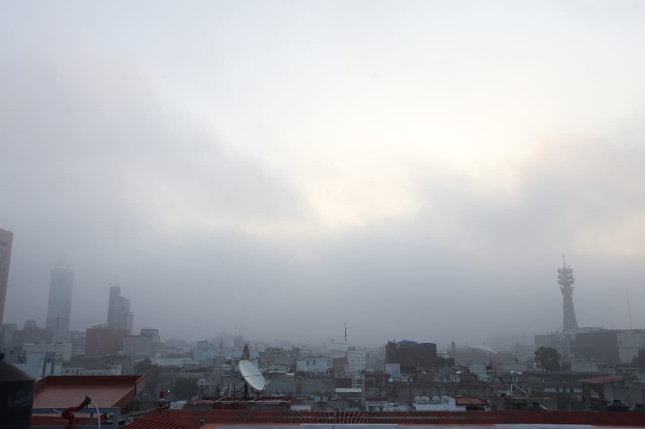 A las 06:00 horas, la Conagua informó que la neblina se mantendrá en la CdMx se mantendrá por tres horas. (Juan Carlos Bautista | Milenio)