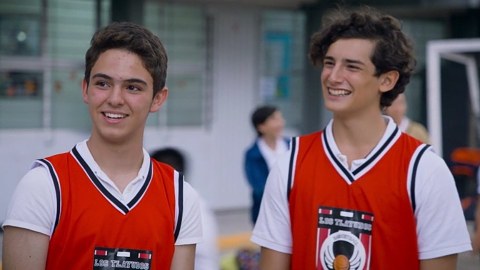 Emilio Osorio y Joaquín Bondoni interpretan a Aristóteles y Cuauhtémoc; juntos son 'Aristemo'.