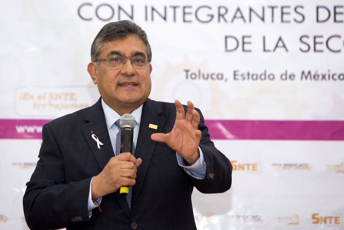 Alfonso Cepeda es el nuevo líder nacional de SNTE (@MtroCepeda)