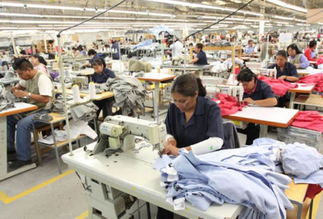 Industrias maquiladoras.