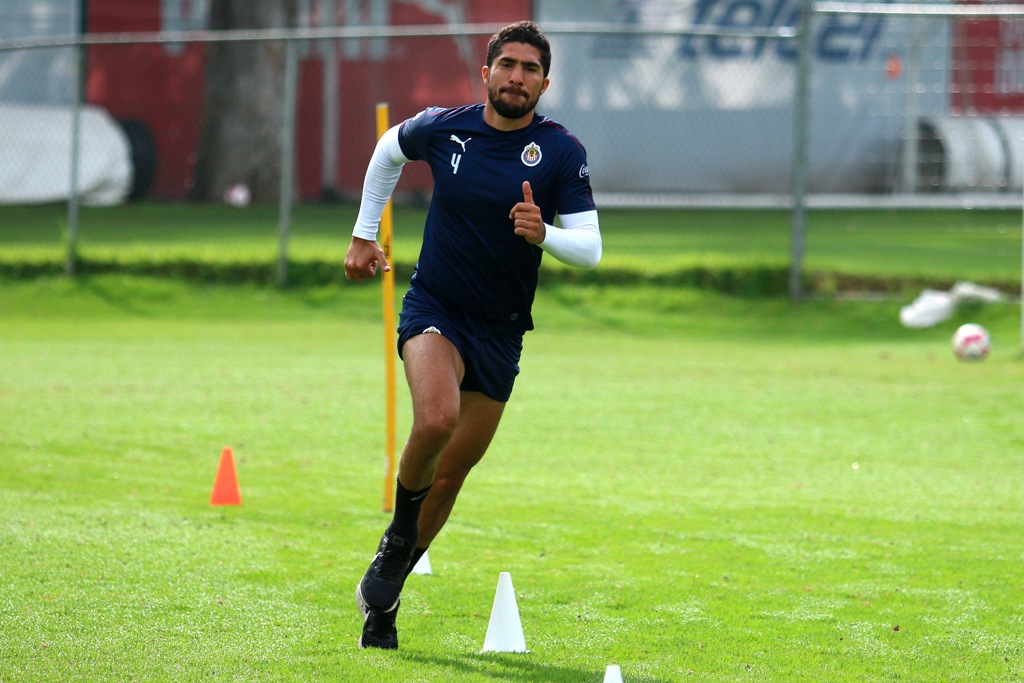 El defensa de Chivas Jair Pereira (Imago7)