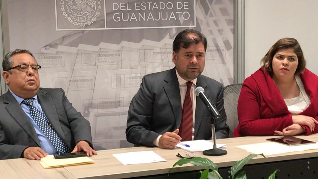 Jesús Oviedo Herrera (Carlos Olvera)