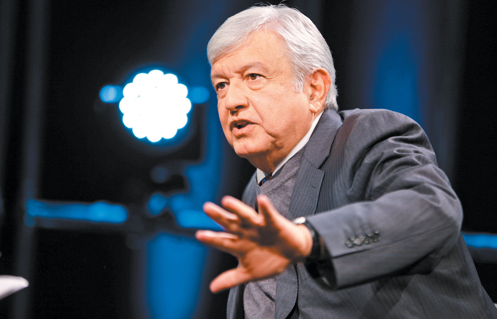 El tabasqueño visitó las instalaciones de Grupo MILENIO. (Javier Ríos)