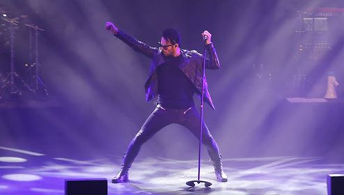 , Beto Cuevas regresó en solitario anoche al Auditorio Pabellón M.  (Foto: Roberto Alanís)