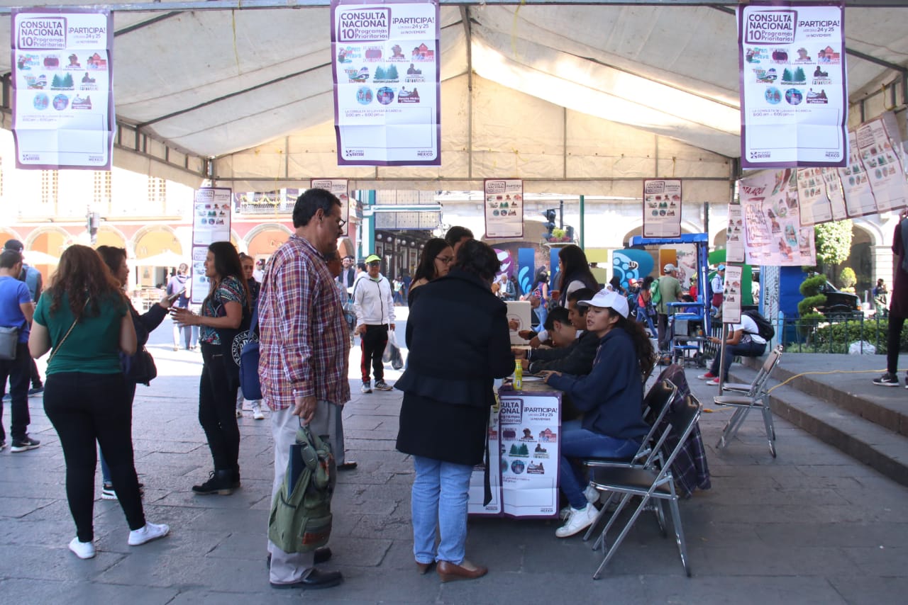 Las casillas de la consulta ciudadana sobre el tren maya cerraron hasta el atender a la última persona. (Agencia Enfoque)