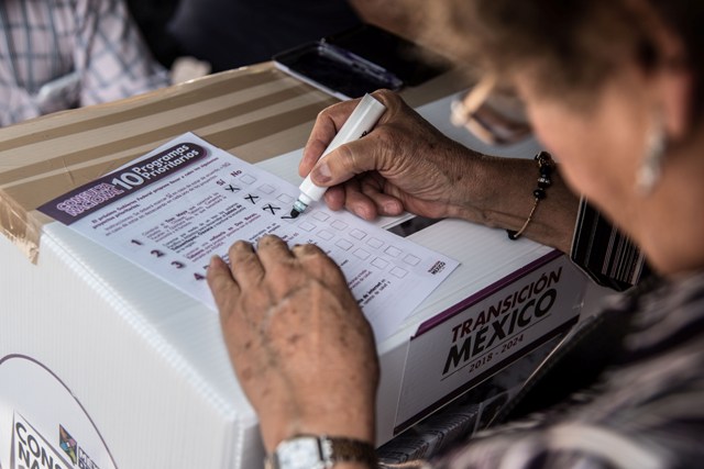 El primer día de la segunda consulta ocurrió sin incidentes.(Cuartoscuro)
