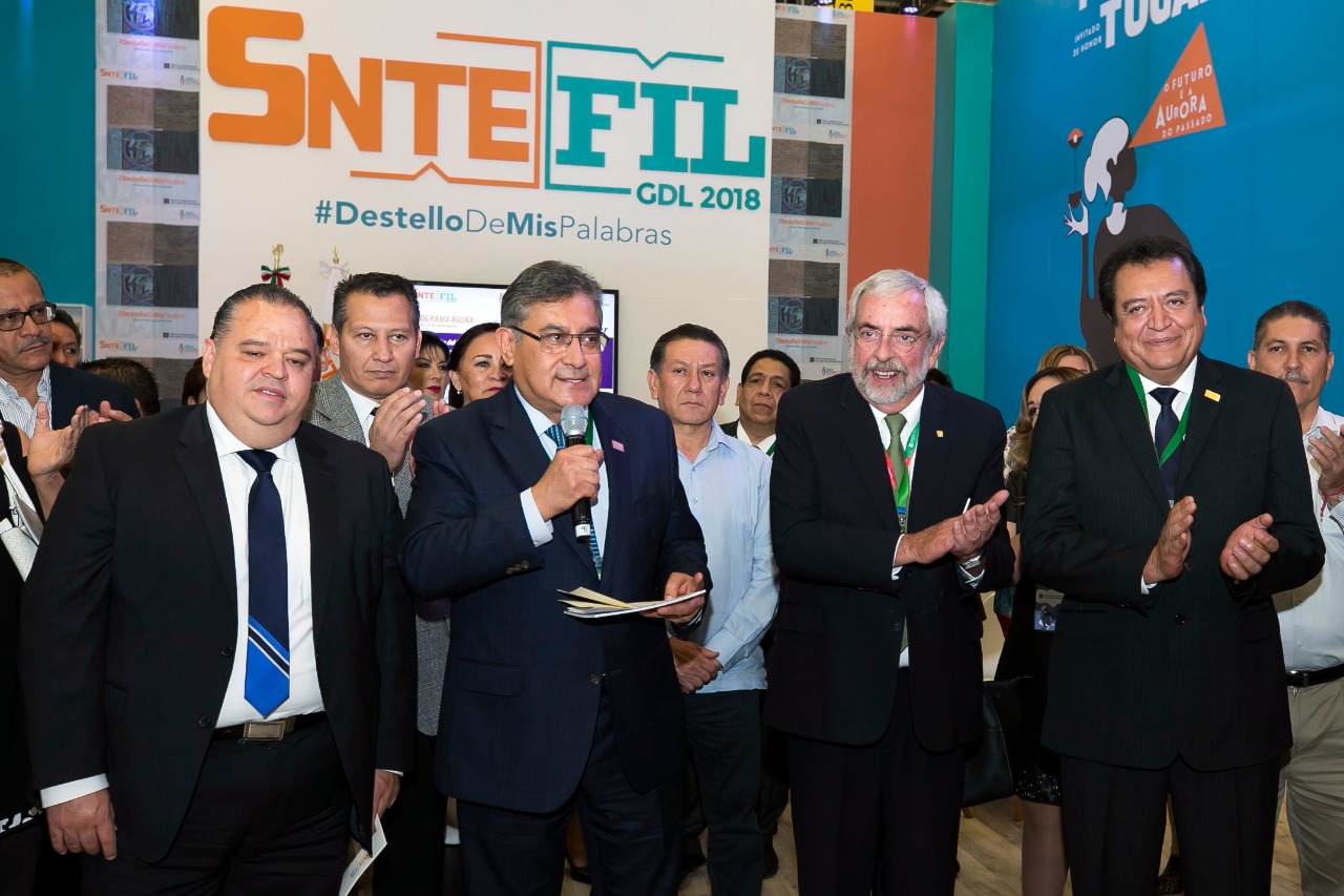 Enrique Graue felicitó al SNTE por la nueva dirigencia/Especial.