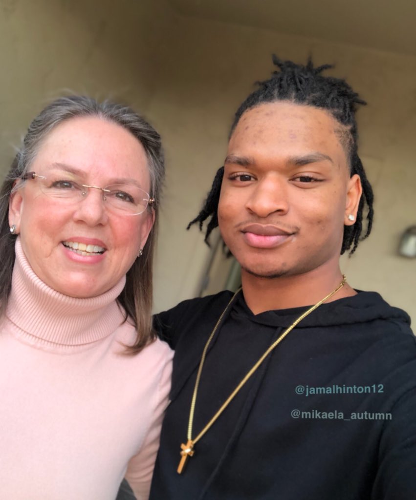 Jamal Hinton y Wanda se tomaron una foto por el Día de Acción de Gracias en 2018. (Tomada de Twitter)