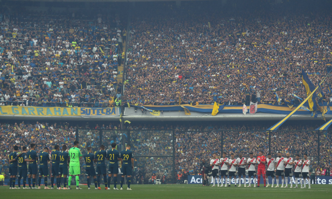 Minuto de silencio previo al juego de Ida de la Final de la Copa Libertadores (Reuters)