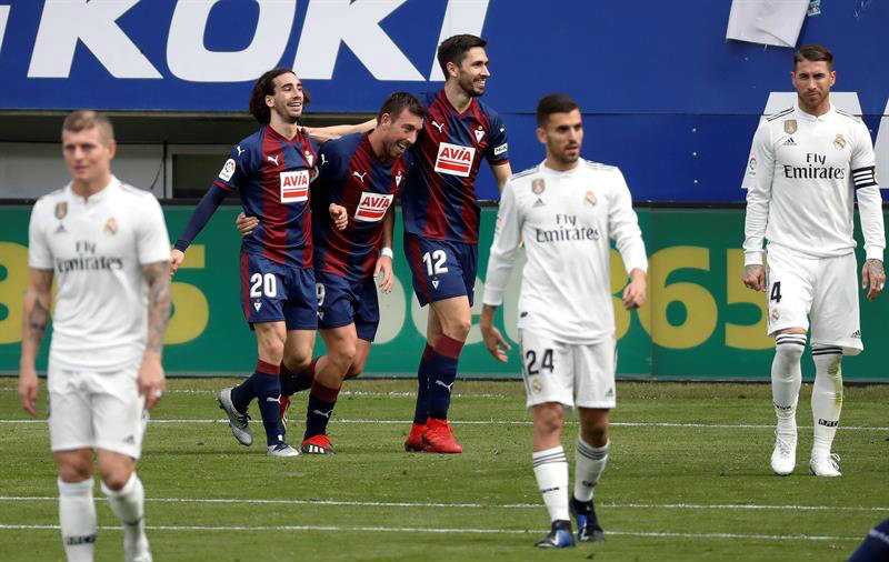 Santiago Solari sufre su primera derrota al frente del Real Madrid (EFE)