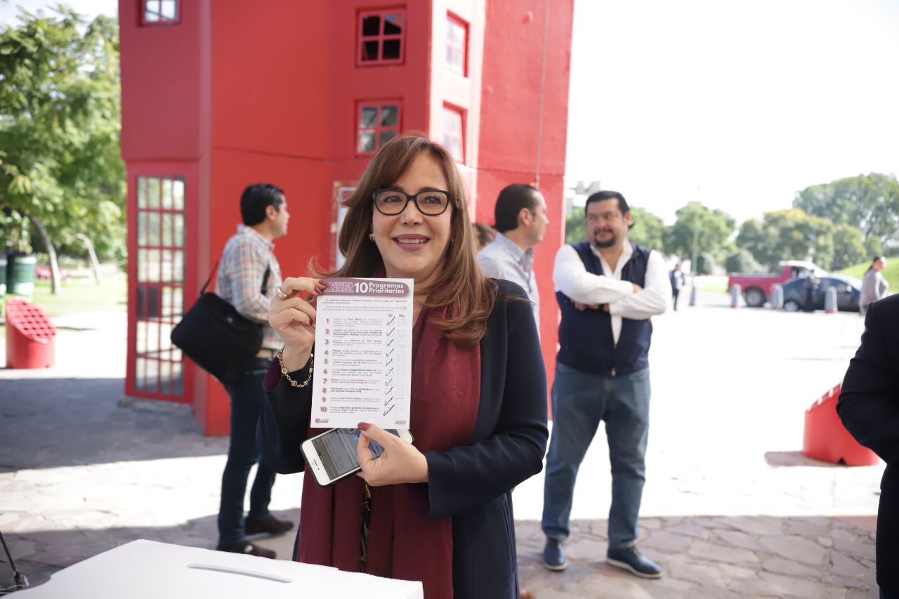 Yeidckol Polewnsky votó en Jalisco la consulta nacional del Tren Maya (Víctor Hugo Ornelas)