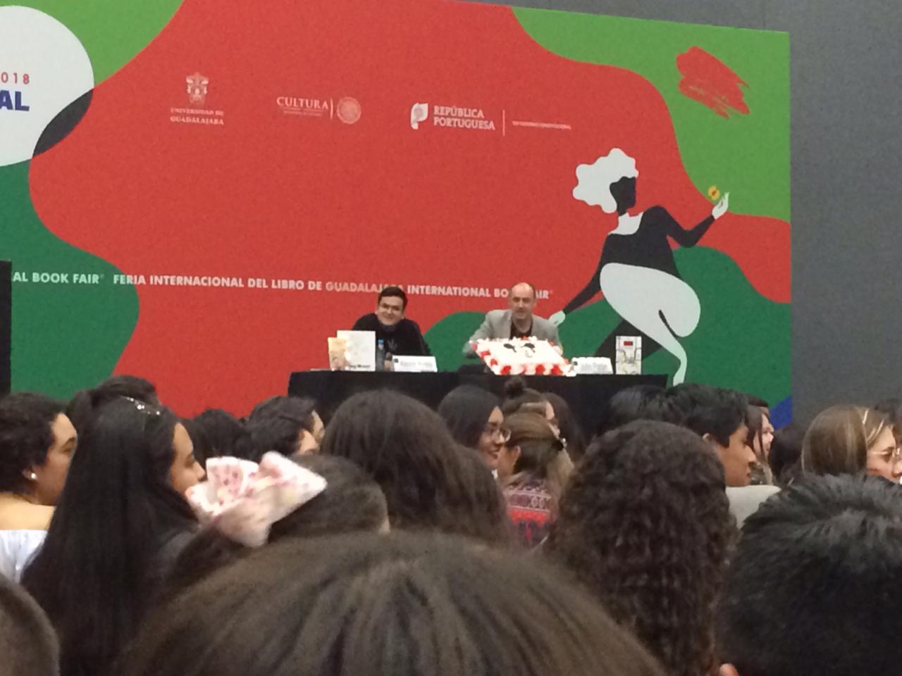 Julio Patán y Alexis Ayala compartieron con decenas de asistentes los mejor de Mickey Mouse (Martha Calvillo)
