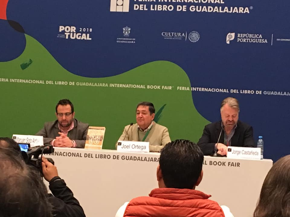 La presentación del libro Adiós al 68, de Joel Ortega, colaborador de Notivox se realizó esta mañana en la FIL. (Especial)