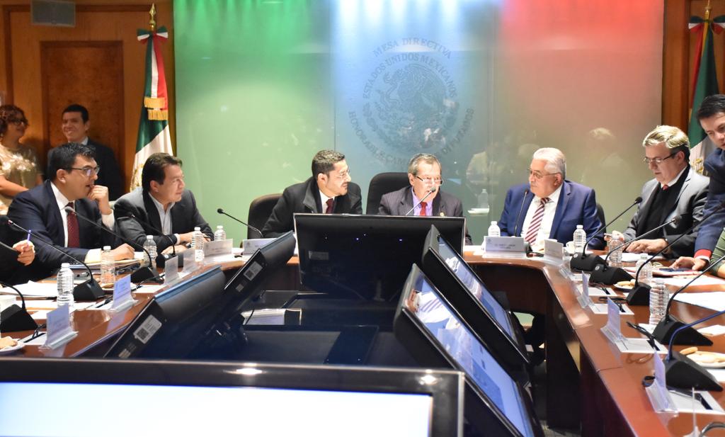 Diputados y representantes del presidente electo se reunieron para afinar los detalles de la ceremonia del 1 de diciembre. (Fernando Damián)