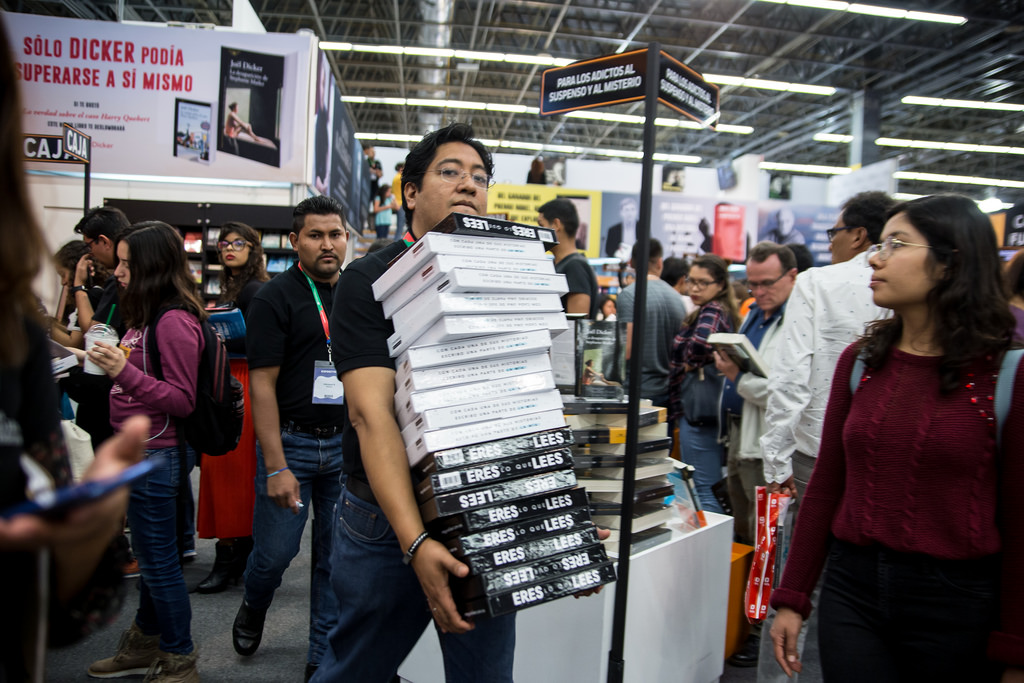 Los editores suelen pagar por sus pecados en la FIL. (Foto: Paula Vázquez)