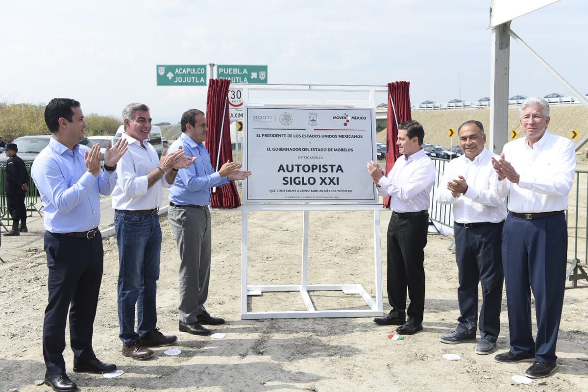 Enrique Peña Nieto en compañía de los gobernadores de Morelos y de Guerrero (@cuauhtemocb10)