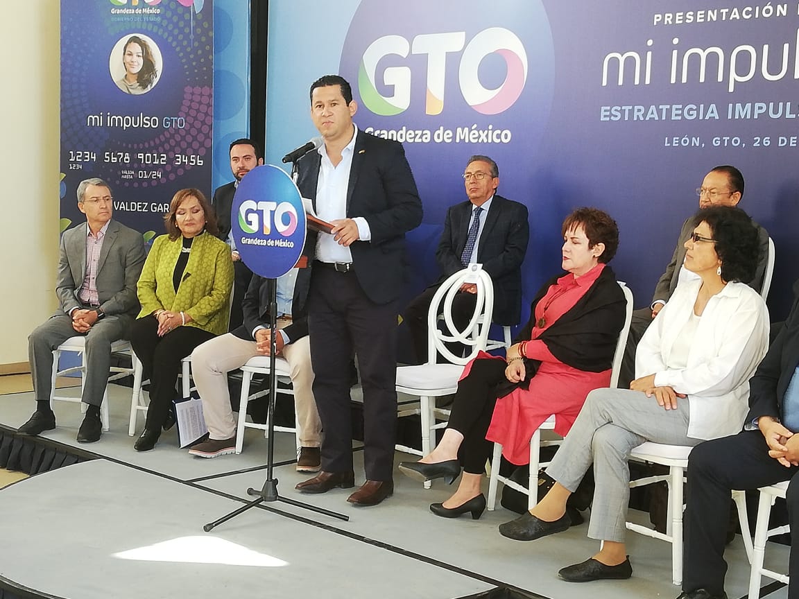 La entrega de esta tarjeta es para profesionalizar la entrega de apoyos sociales