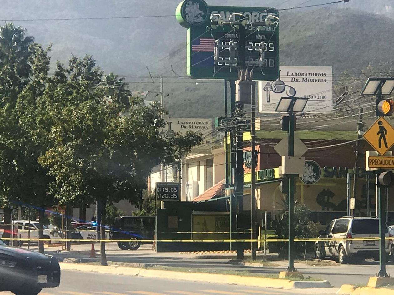 El hombre fue acribillado al exterior de un laboratorio clínico. (Foto: Yadith Valdez)