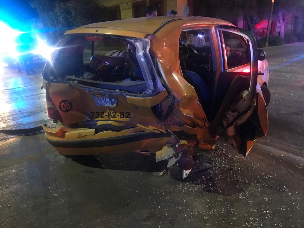 Conductor ebrio choca contra taxi en Torreón- Grupo Milenio