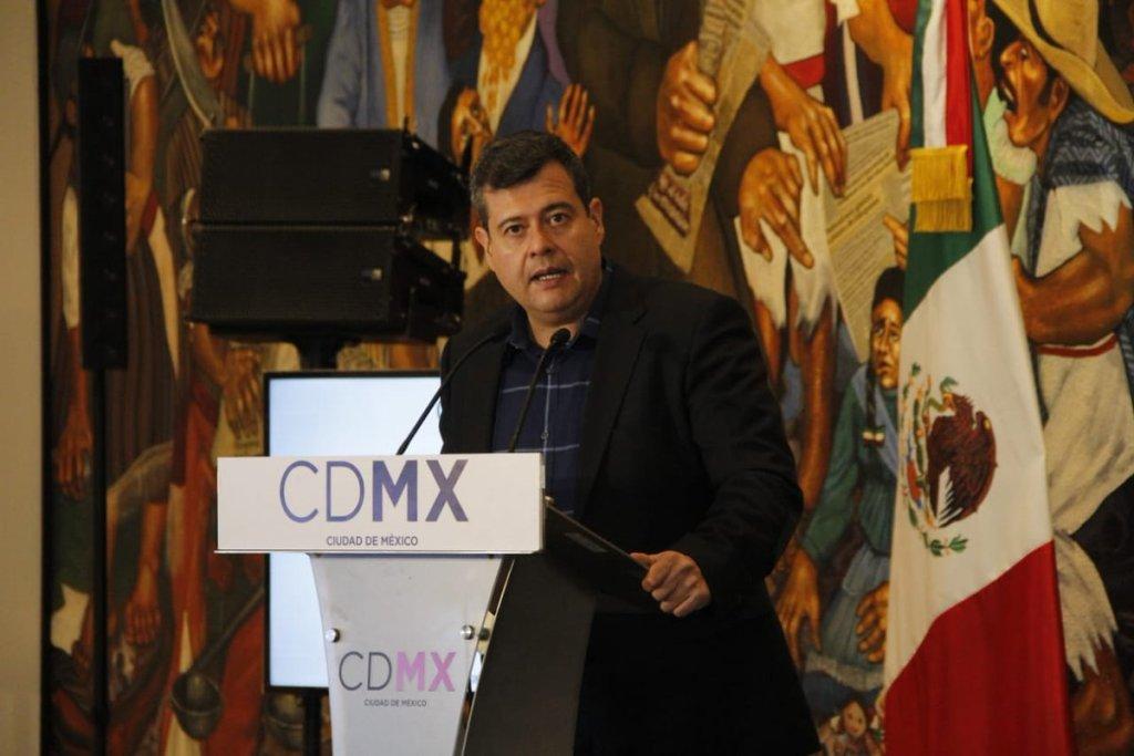 Amieva dijo que enviará la iniciativa al Congreso de CdMx. (Twitter @amievajoserra)