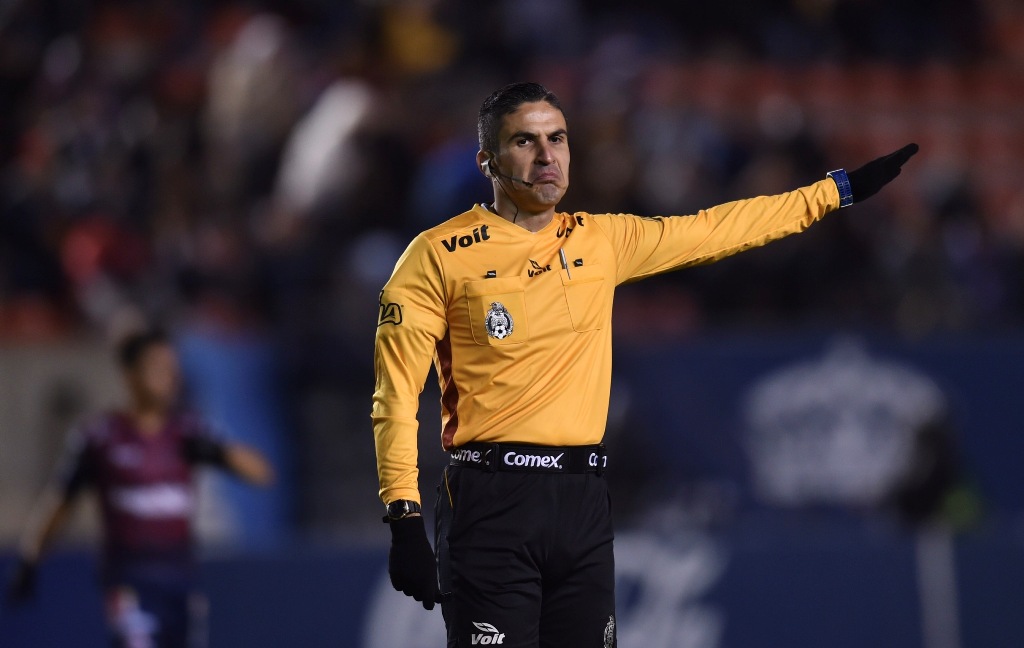 El árbitro Mario Humberto Vargas (Imago7)