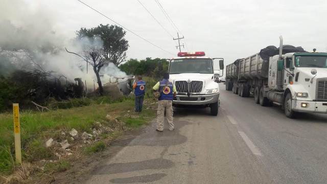 El incidente se suscitó a la altura del Ejido Benito Juárez de Altamira en la carretera Tampico-Mante (Noel Vergara)
