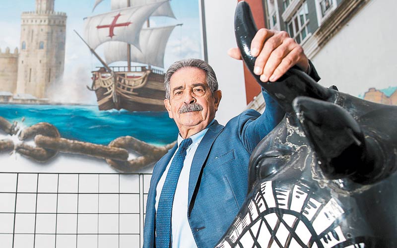 “Reuniré a todos los empresarios cántabros para que apoyen al tabasqueño”. (David Bustamante)