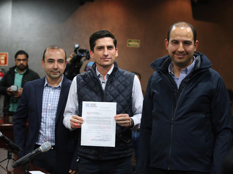 Felipe de Jesús Cantú se registró ante la Comisión Estatal Electoral como candidato a la elección extraordinaria del municipio de Monterrey. (Foto: Jo