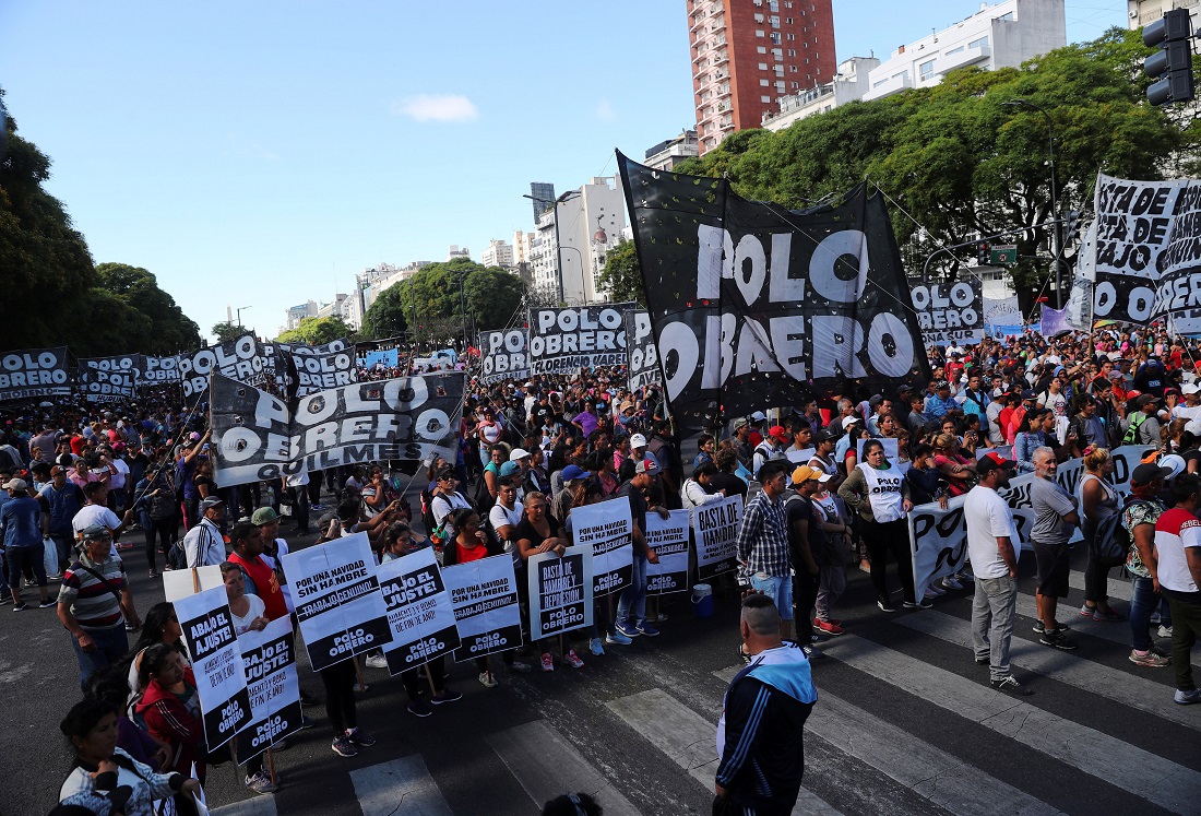 Organizaciones sociales y partidos políticos de izquierda marcharon hoy contra la cumbre del G20.