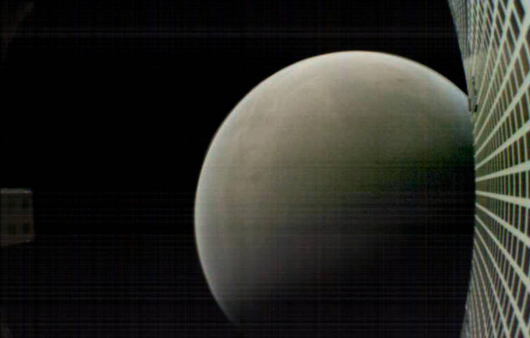 El satélite MarCO-B tomó esta imagen de Marte a seis mil kilómetros de distancia. (NASA)