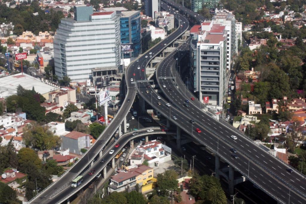 Aspectos de la construcción de la autopista urbana norte y sur en la CdMx. (Cuartoscuro)