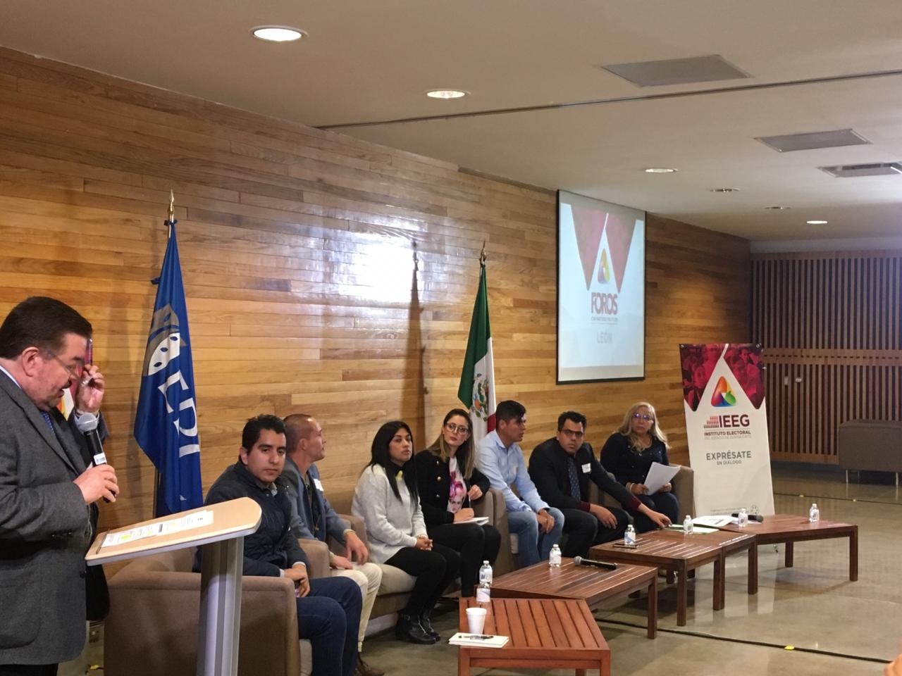 Décimo quinto foro con partidos políticos (Pablo Flores)