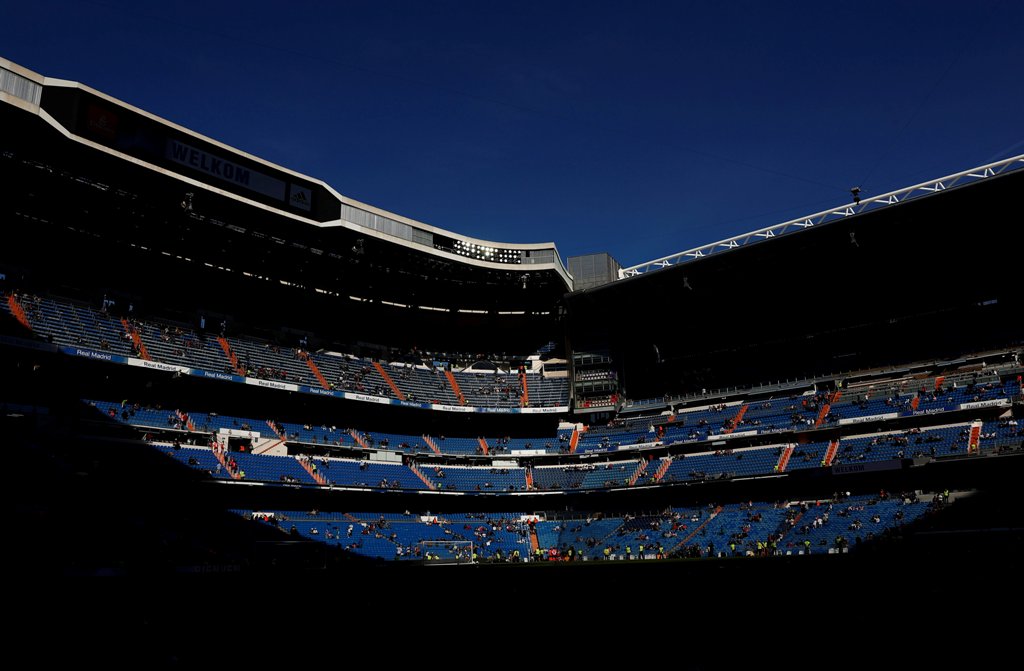 El estadio Santiago Bernabéu podría albergar la Final de la Copa Libertadores (Reuters)