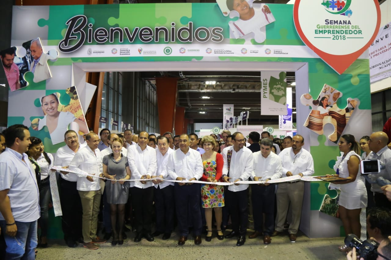 El gobernador de Guerrero clausuró la Semana Nacional del Emprendedor. (Especial)