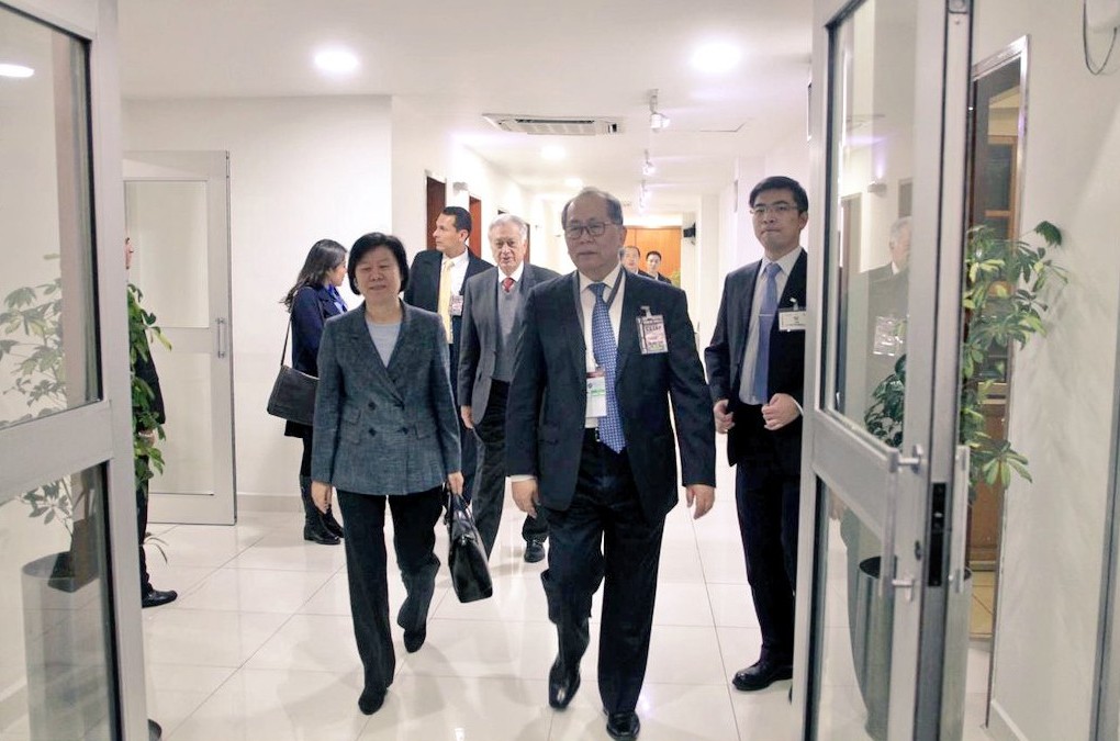 Manuel Bartlett, próximo director de CFE, le dio la bienvenida a México a la vicepresidenta de la Asamblea Popular de China, Chen Yueyue  (@SRE_mx)