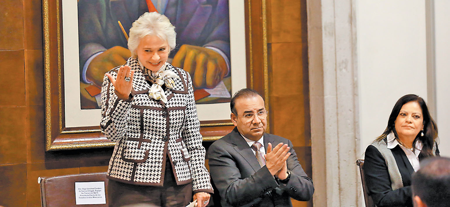 Olga Sánchez Cordero y Alfonso Navarrete Prida en la inauguración de la sala de cine Jorge Carpizo, en Gobernación. (Nelly Salas)