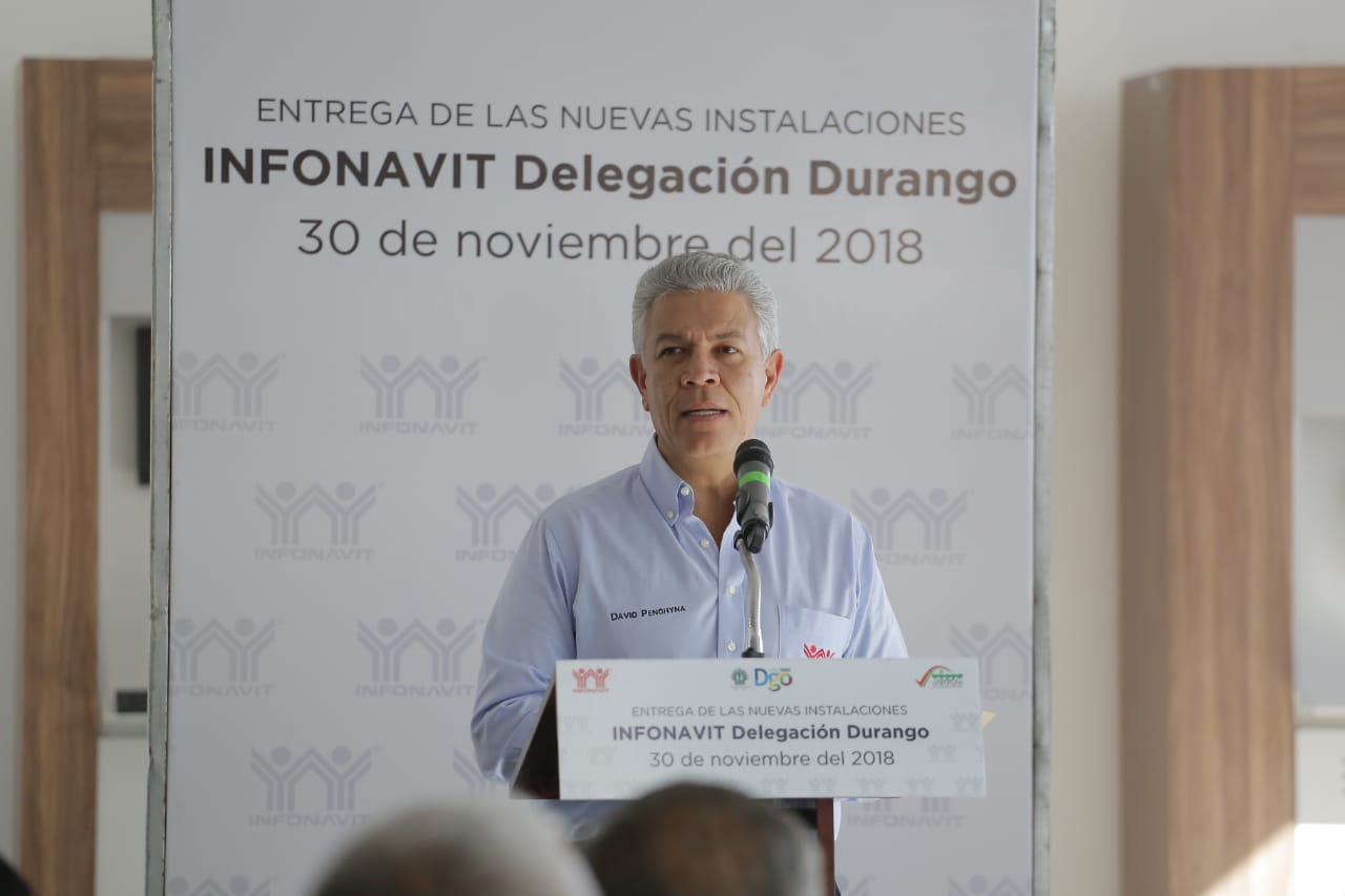 Última gira de David Penchyna como director del Infonavit. (Saúl González)
