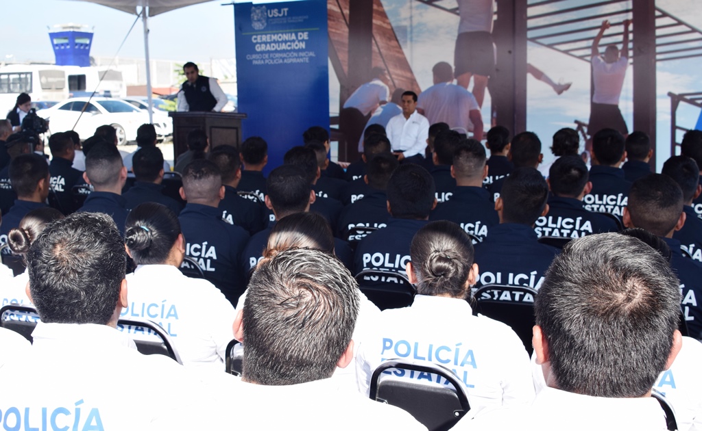 Graduados de la Universidad de Seguridad y Justicia de Tamaulipas.