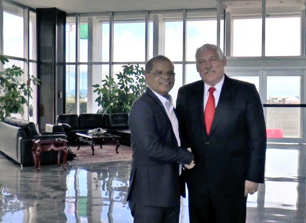 Llegada del vicepresidente de El Salvador, Óscar Samuel Ortiz Ascencio (Tomada de @SRE_mx)