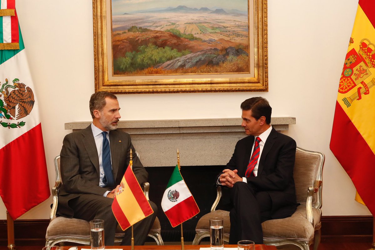 El rey de España conversó con el presidente Peña Nieto a pocas horas del cambio de gobierno. (@CasaReal)