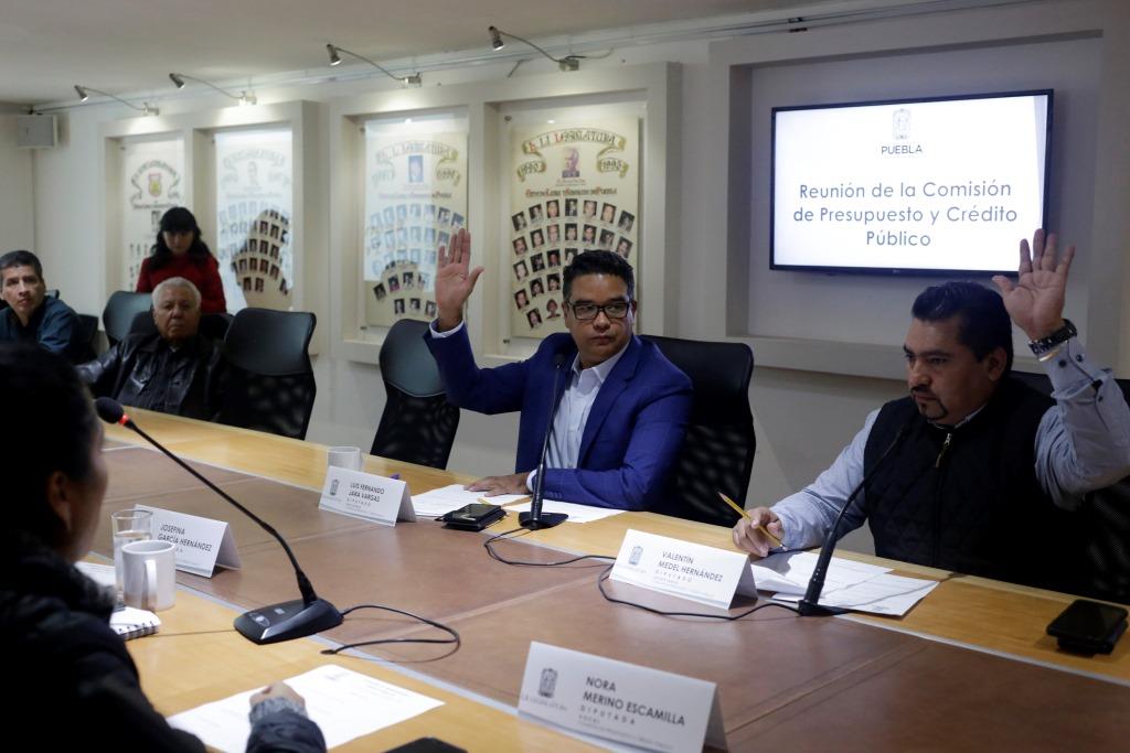 Sesión de la comisión de presupuesto y crédito público del congreso del estado, presidida por el diputado Fernando Jara. (Agencia Enfoque)