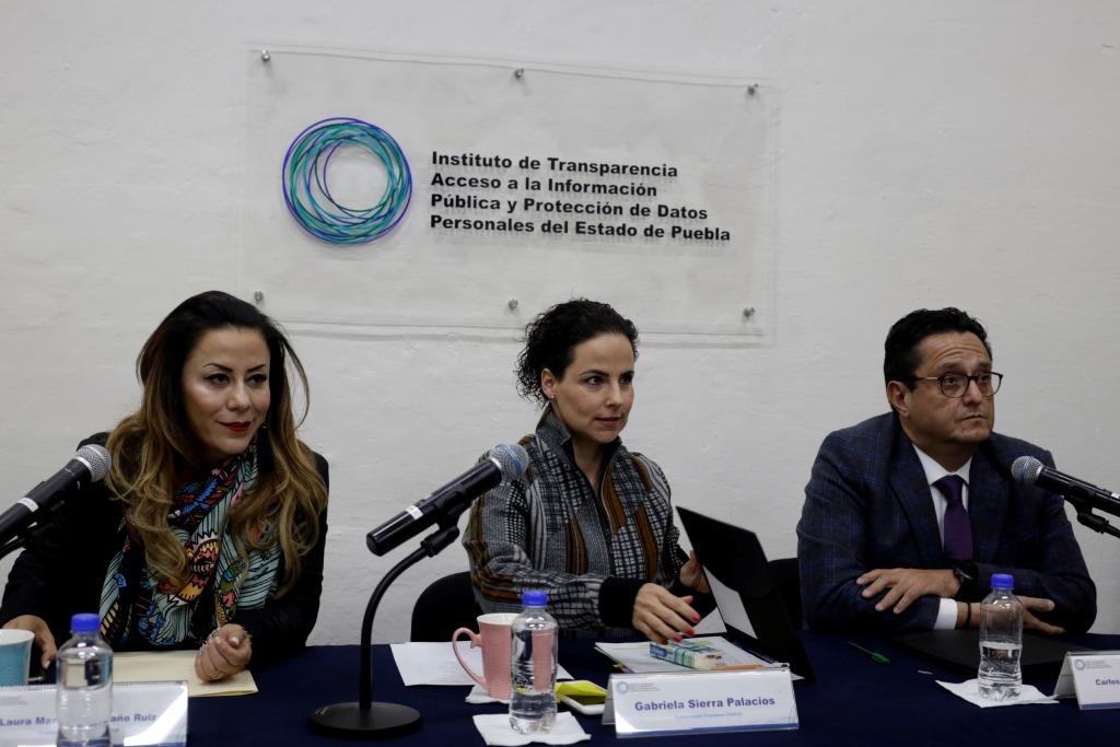 Sierra Palacios dijo que han exhortado a los 217 ayuntamientos para que los funcionarios dedicados a las áreas de transparencia sean mantenidos en su 