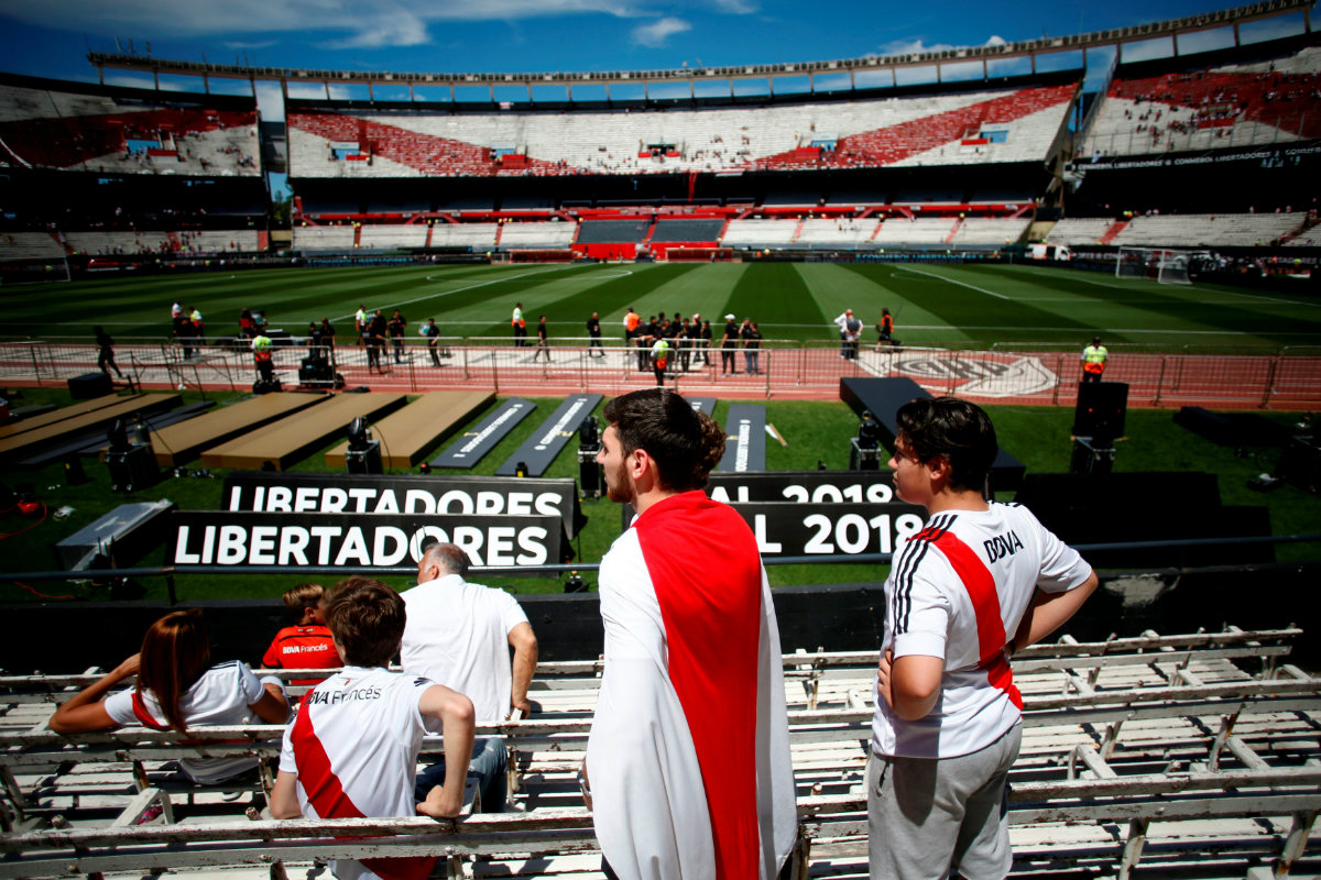 Aficionados de River Plate en el Estadio Monumental (Reuters)