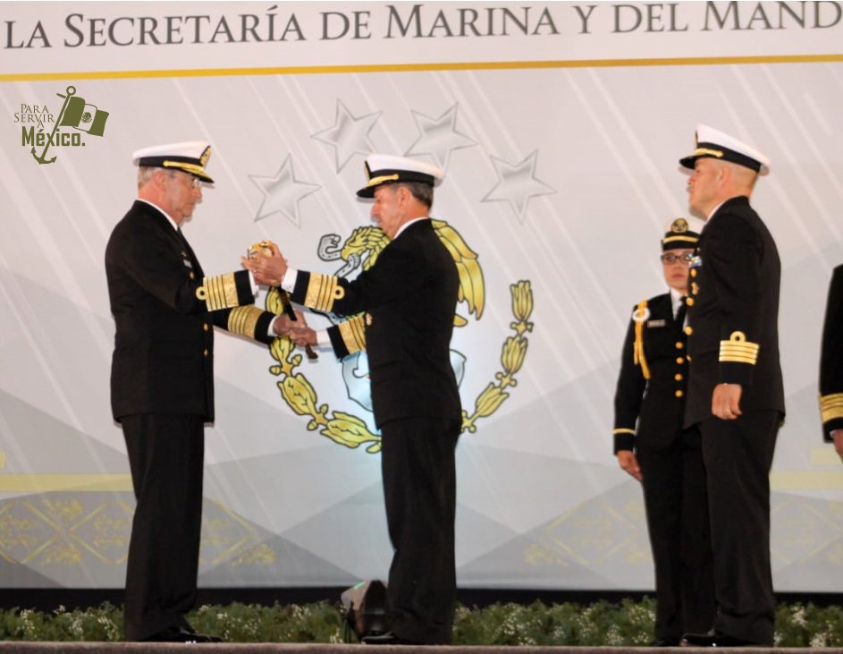 El almirante Vidal Soberón hace entrega del mando de la Semar a José Rafael Ojeda. (Twitter | @SEMAR_mx)